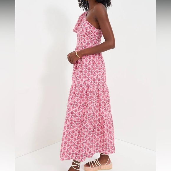 HYACINTH HOUSE

Pink Geo Floral One Shoulder Paden Maxi Dress - Picture 3 of 11